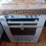 Vand aragaz marca Heinner, in stare foarte buna, functional, nou